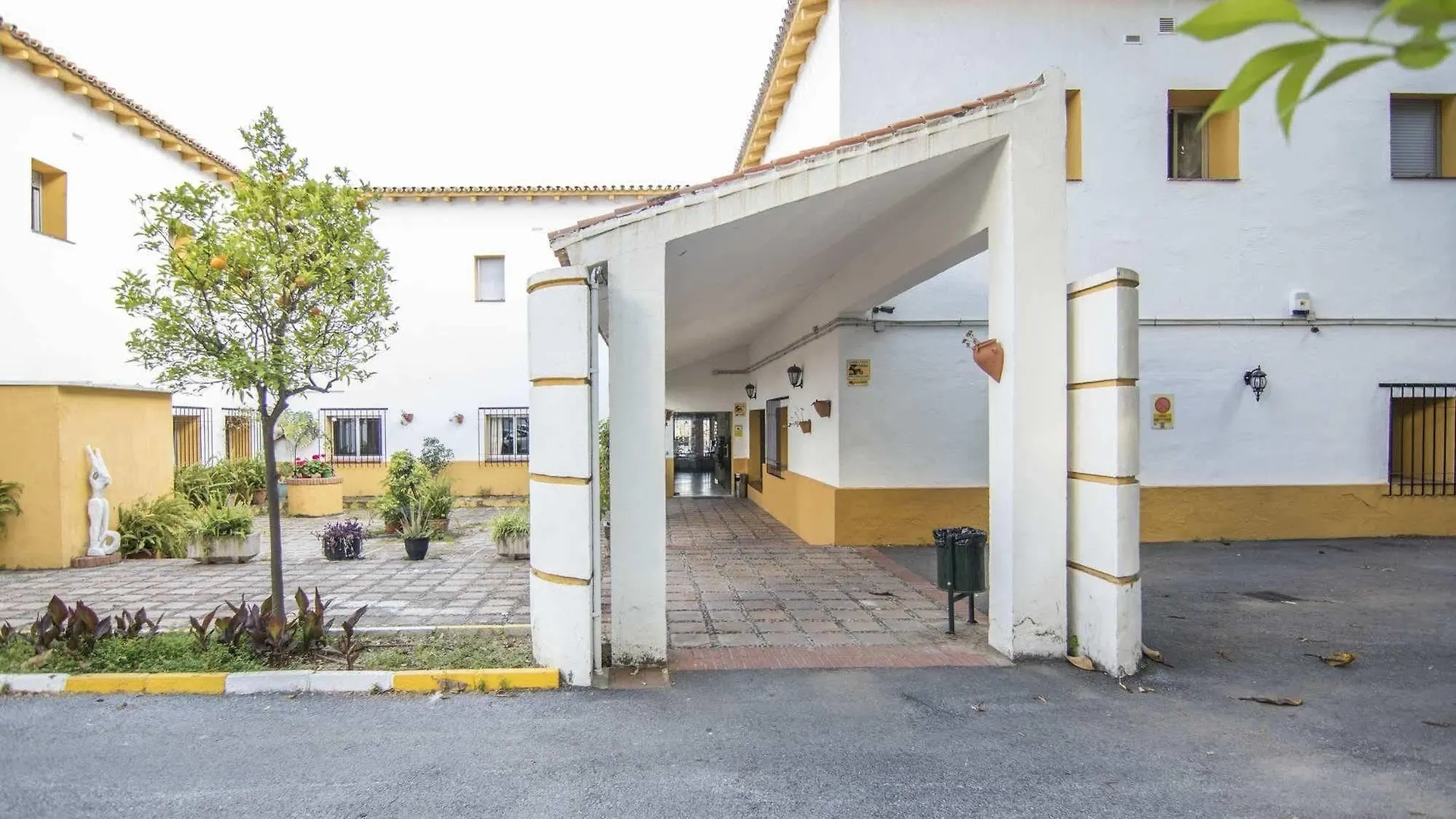 ** Hotel Marbella Inturjoven Youth Hostel Spain