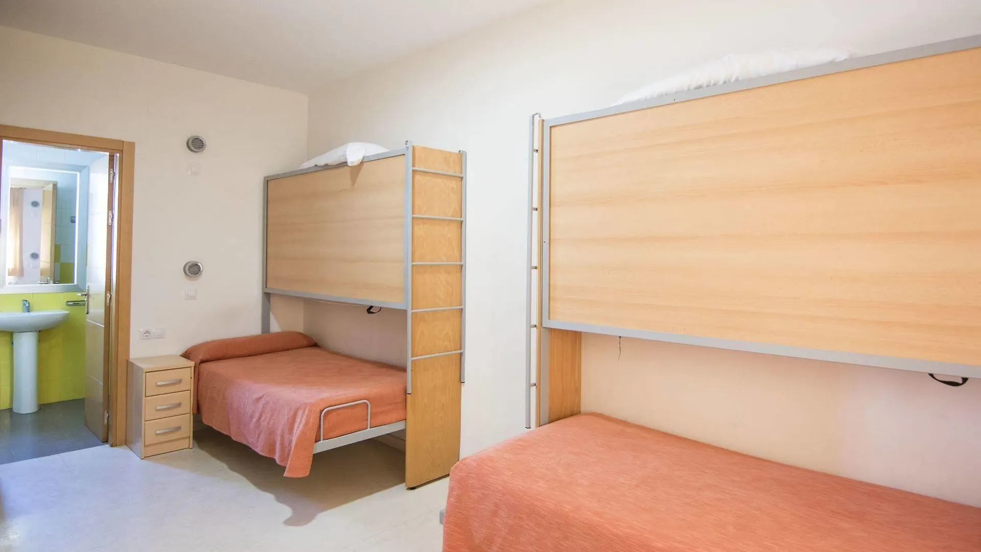 Marbella Inturjoven Youth Hostel Hotel